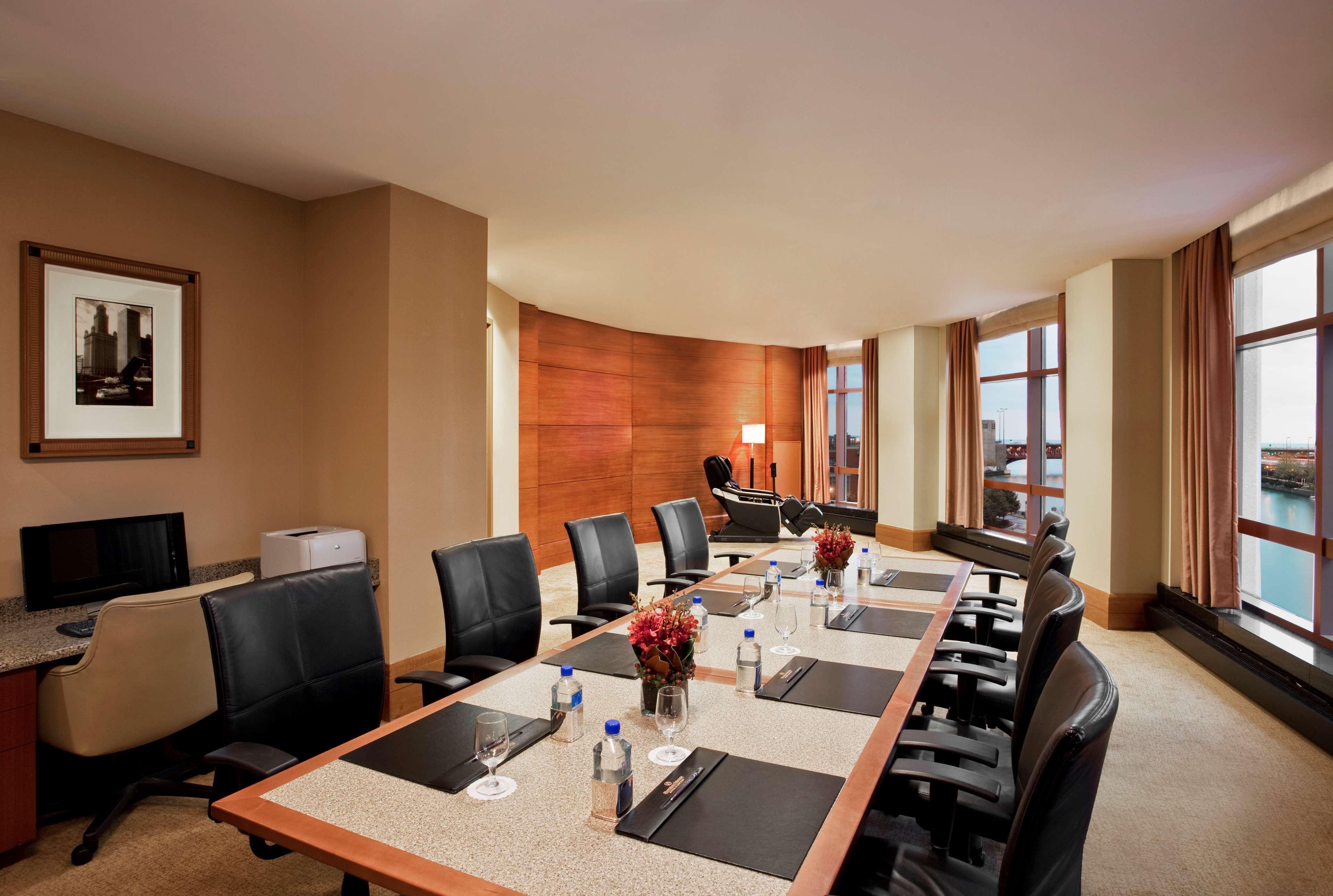 Sheraton Grand Chicago Riverwalk Exterior foto