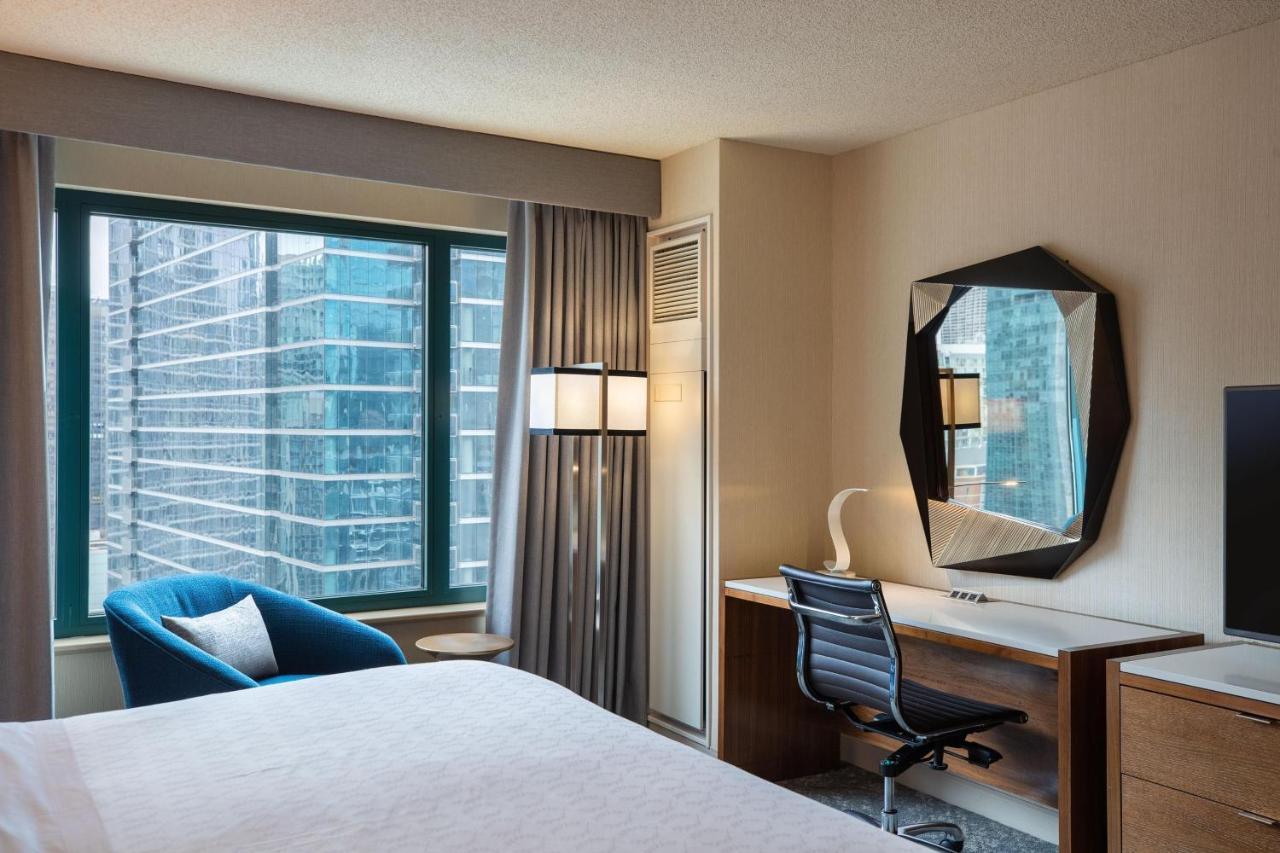 Sheraton Grand Chicago Riverwalk Exterior foto