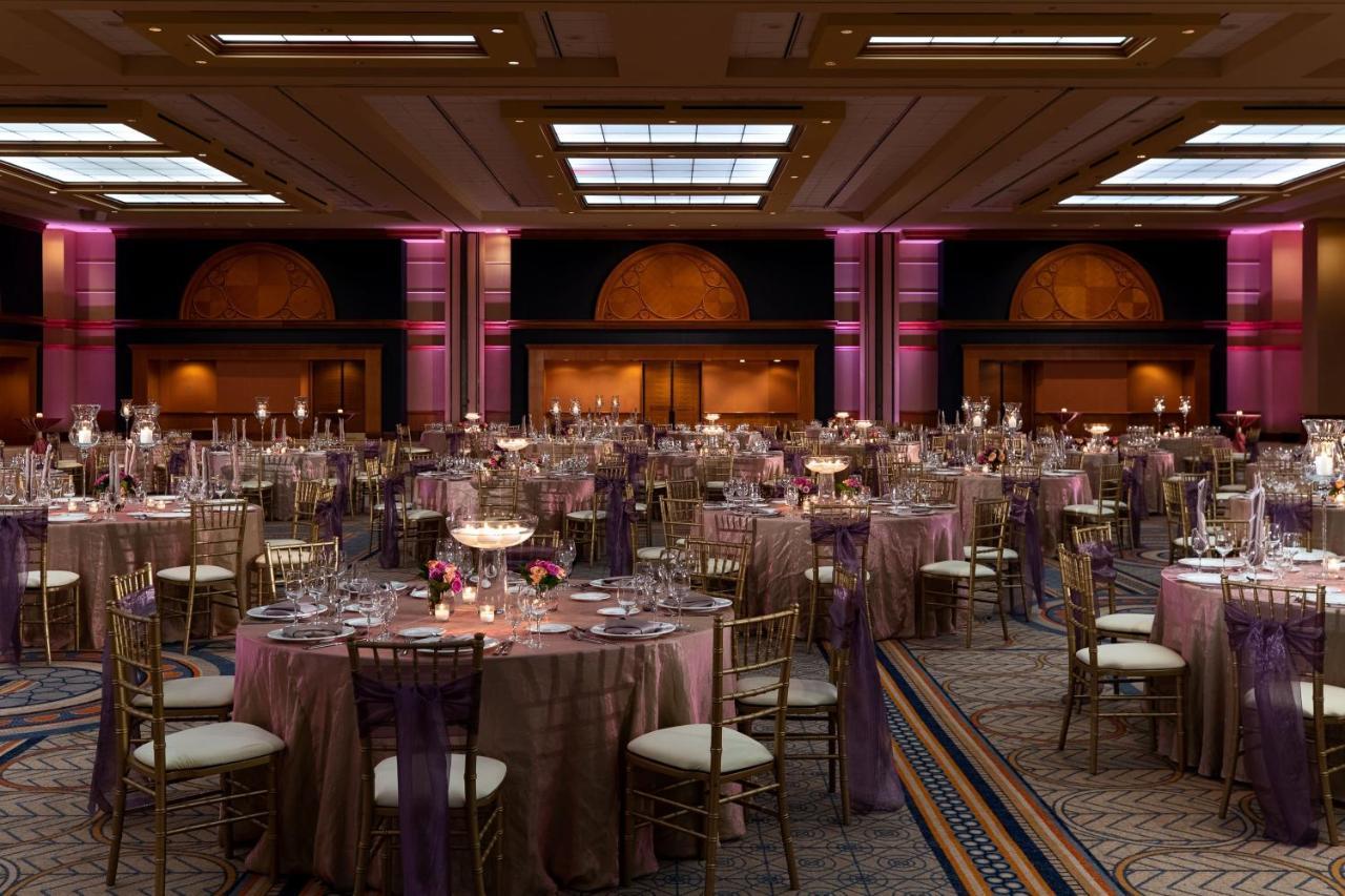 Sheraton Grand Chicago Riverwalk Exterior foto