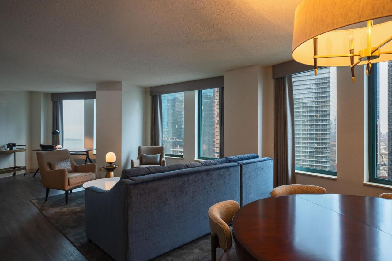 Sheraton Grand Chicago Riverwalk Exterior foto