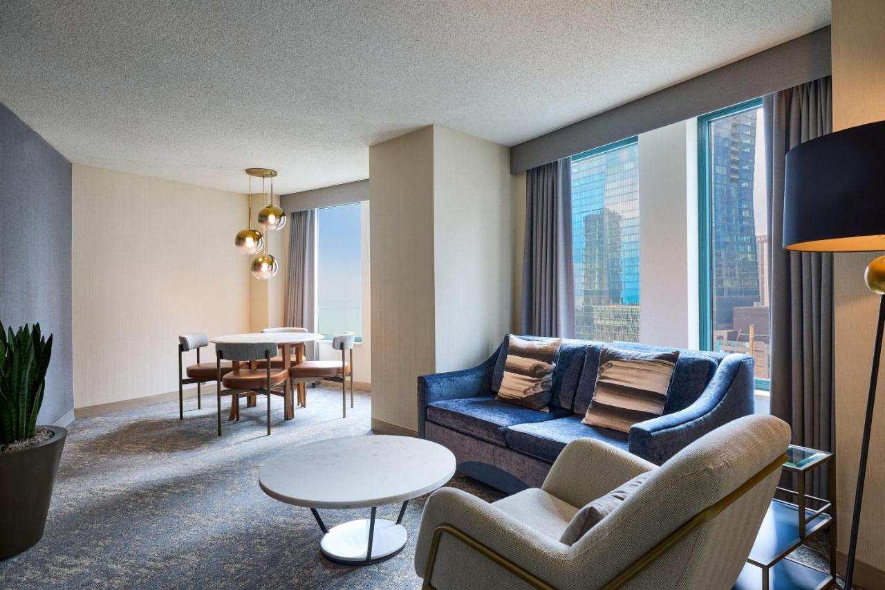 Sheraton Grand Chicago Riverwalk Exterior foto
