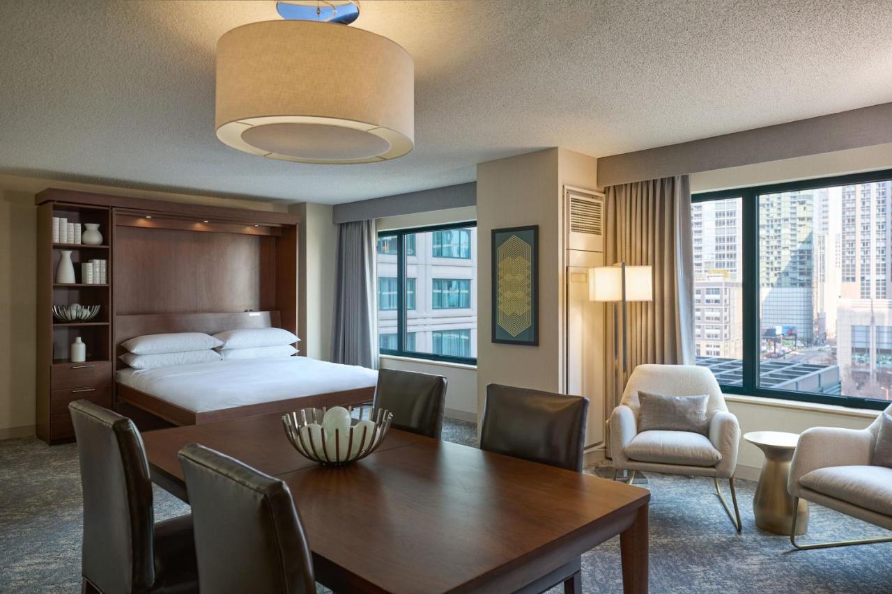 Sheraton Grand Chicago Riverwalk Exterior foto